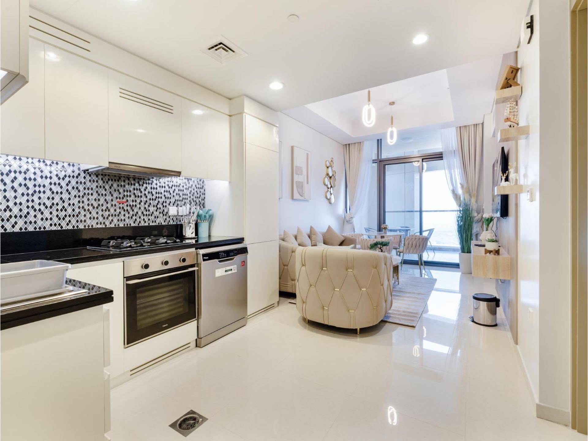 Stylish 2br Maid's Aykon Business Bay